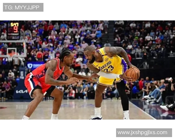 莱昂纳德与乔治的巅峰对决谁将成为球队的绝对核心与领袖