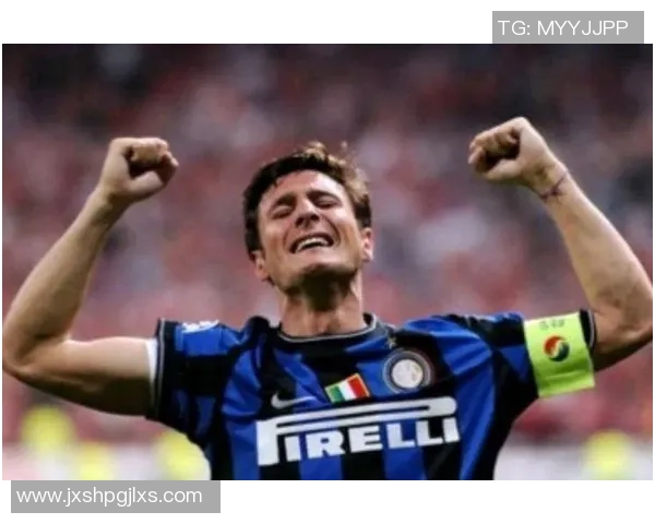 马丁内斯的传奇旅程：从青涩球员到世界足坛的璀璨明星